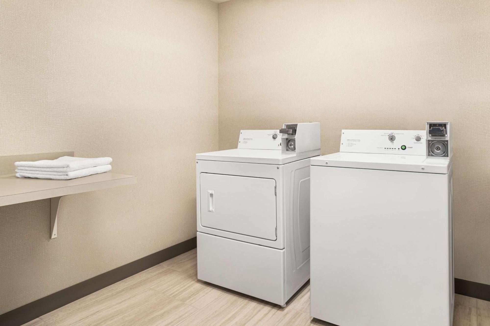Hampton Inn & Suites Miami, Kendall, Executive Airport Country Walk Екстериор снимка